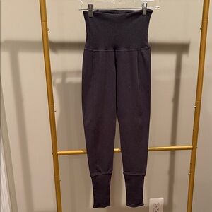 KARMA ATHLETICS Yama Dark Gray High-Waisted Leggings